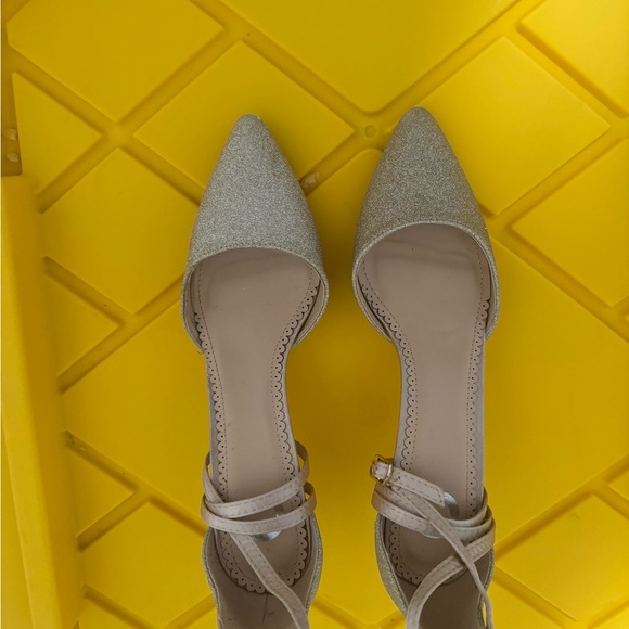 Gold sparkle mini high heels size 8.5 - Picture 2 of 4